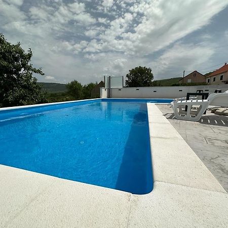 אומיס Villa Green Hill, Cista Velika, Imotski מראה חיצוני תמונה