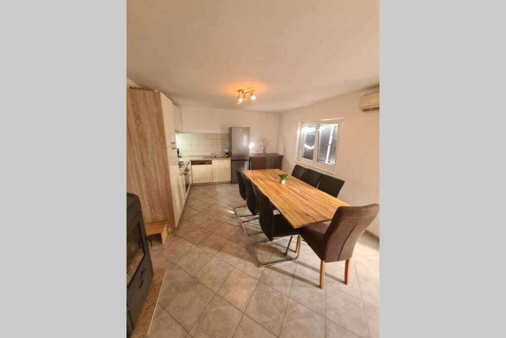 אומיס Villa Green Hill, Cista Velika, Imotski מראה חיצוני תמונה