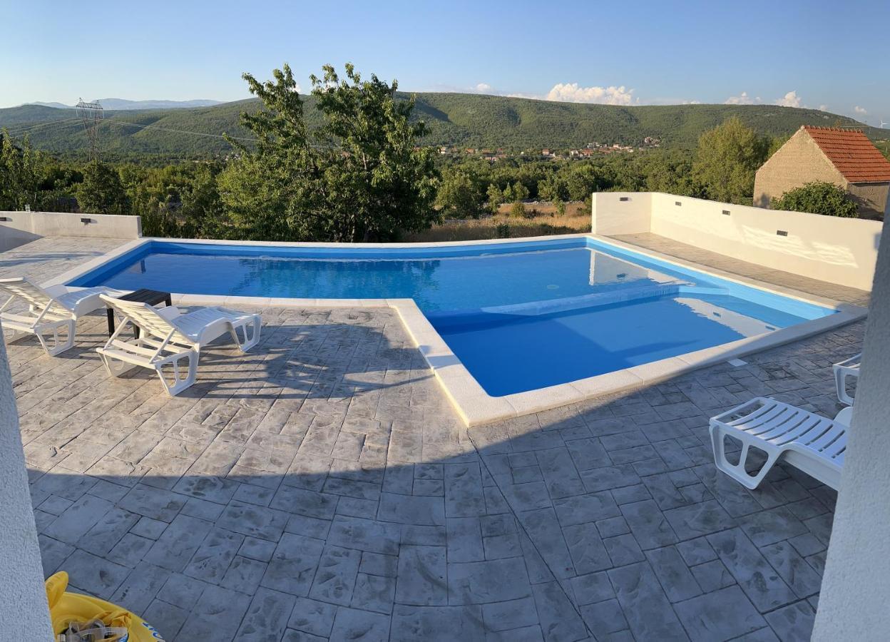 אומיס Villa Green Hill, Cista Velika, Imotski מראה חיצוני תמונה