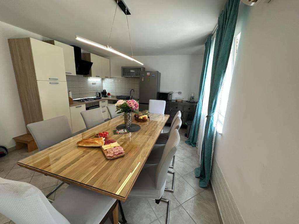 אומיס Villa Green Hill, Cista Velika, Imotski מראה חיצוני תמונה