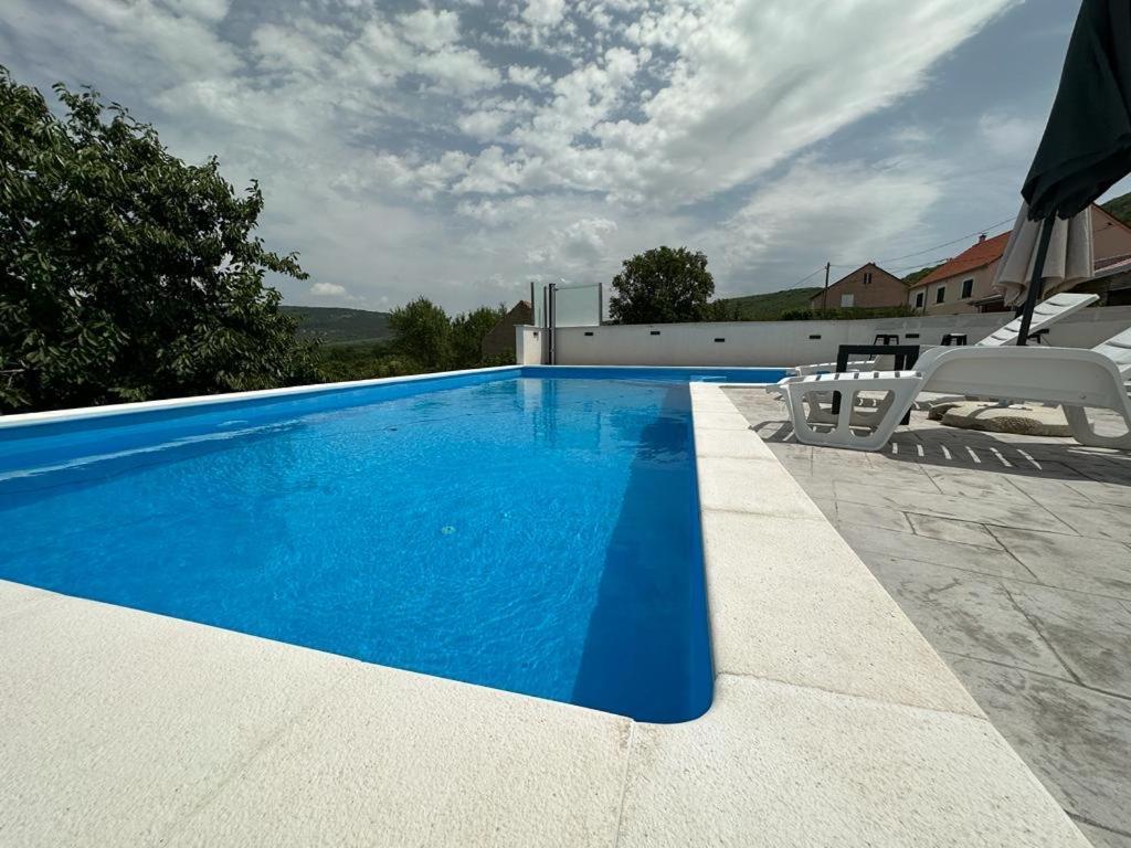 אומיס Villa Green Hill, Cista Velika, Imotski מראה חיצוני תמונה