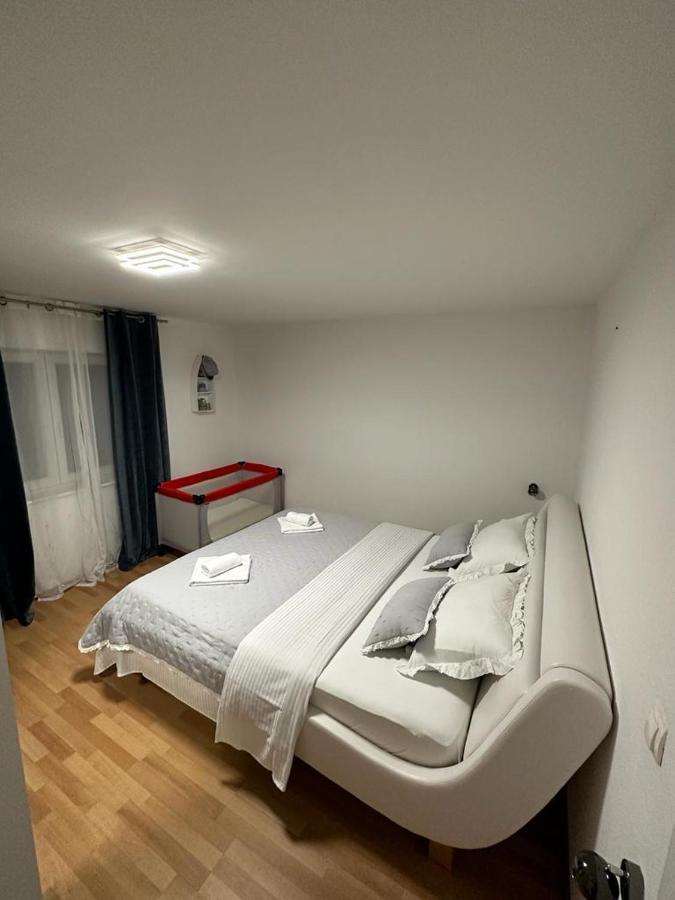 אומיס Villa Green Hill, Cista Velika, Imotski מראה חיצוני תמונה